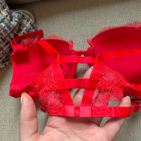 Victoria’s Secret Lace “Very Sexy Push-up” Bra - Picture 6 of 10